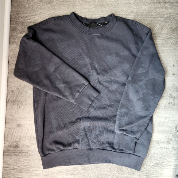 Art Class Washed Camo "vintage" crewneck Size M (8/10) - Picture 1 of 4